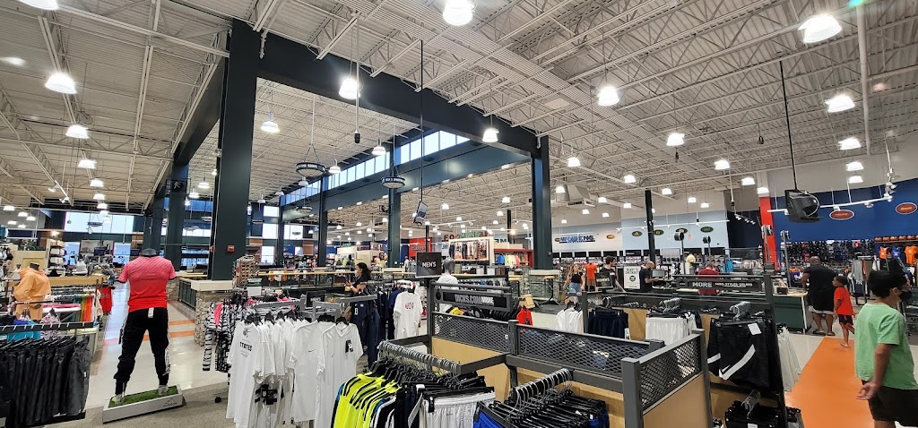 DICKS Sporting Goods | 1135 Tolland Turnpike, Manchester, CT 06042 | Phone: (860) 327-0190