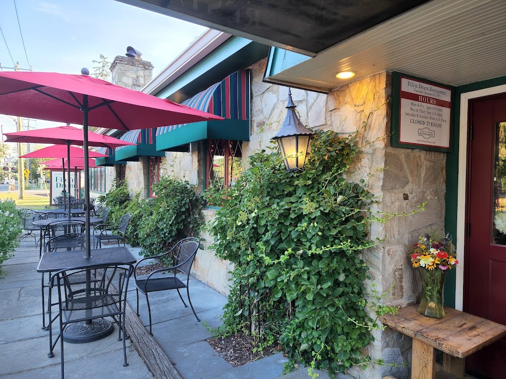 Fife n Drum Restaurant & Inn | 53 N Main St, Kent, CT 06757 | Phone: (860) 927-3509