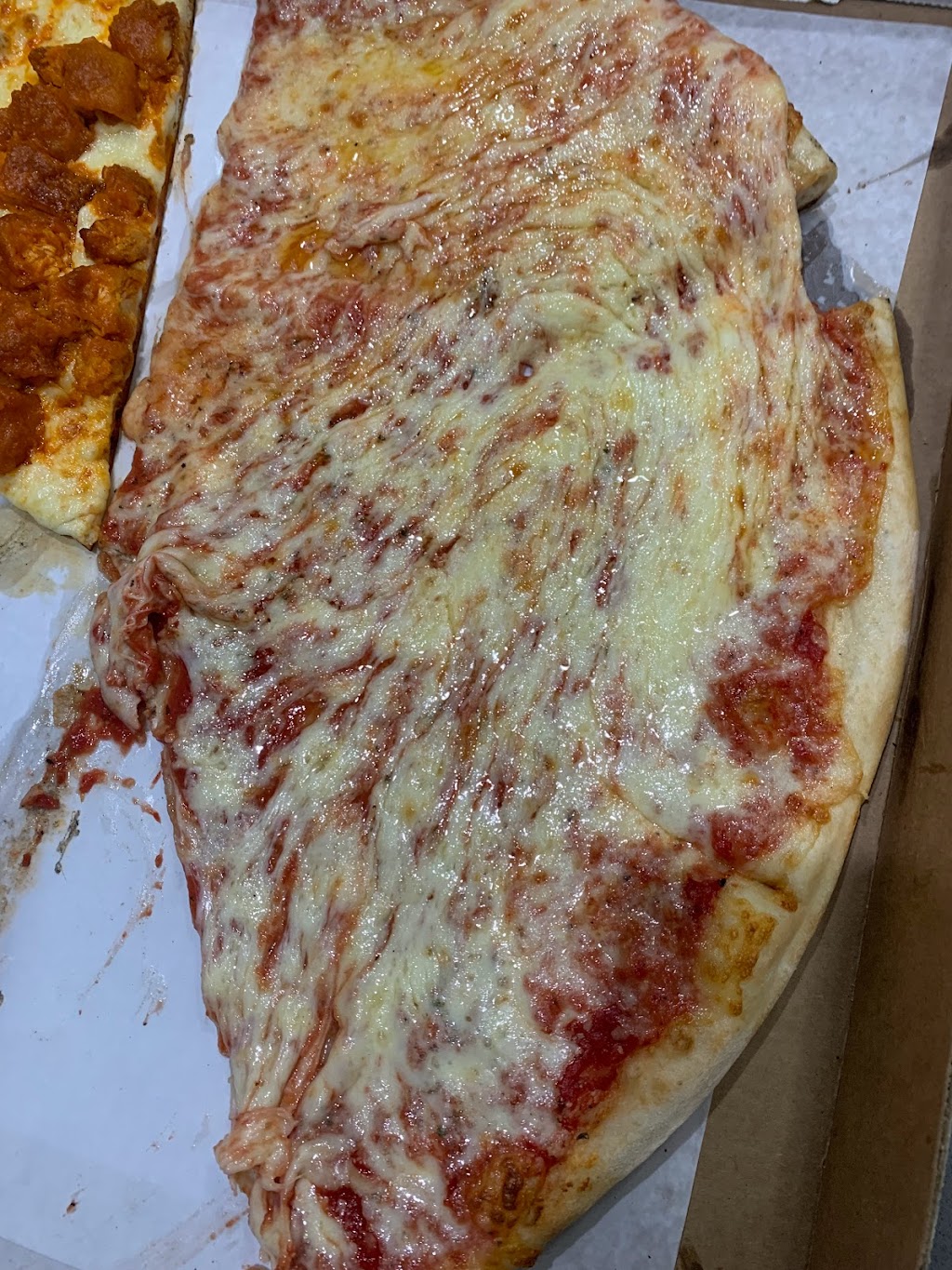 Gios Pizza | 213 Carleton Ave, East Islip, NY 11730 | Phone: (631) 581-0886