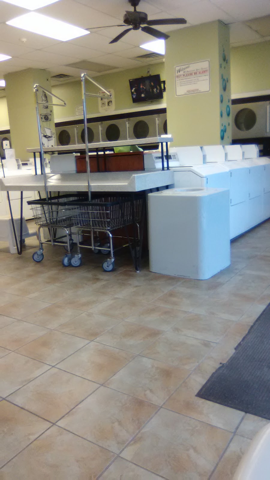 Pollys Laundromat | 1209 S 28th St, Philadelphia, PA 19146 | Phone: (215) 755-2983