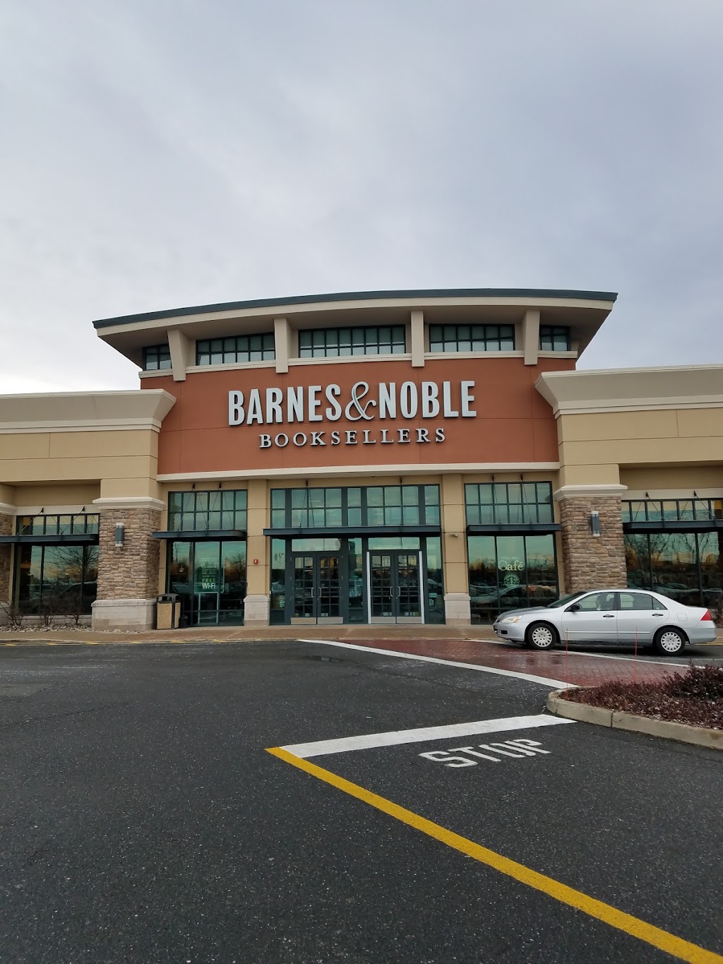 Barnes & Noble | 180 NJ-35, Eatontown, NJ 07724 | Phone: (732) 460-9470