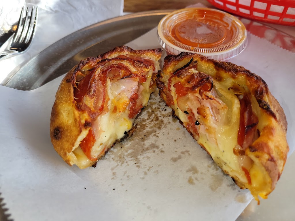 Pomodoro Pizza Cafe | 3 Maggiacomo Ln, Pleasant Valley, NY 12569 | Phone: (845) 723-4008