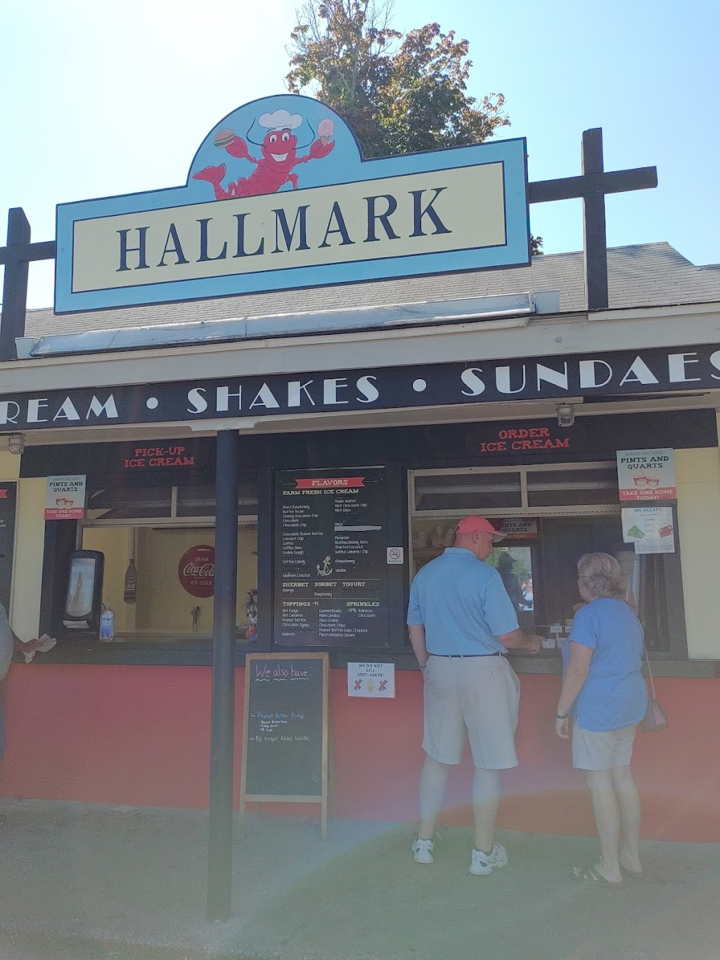 Hallmark Drive In | 113 Shore Road, CT-156, Old Lyme, CT 06371 | Phone: (860) 598-9680