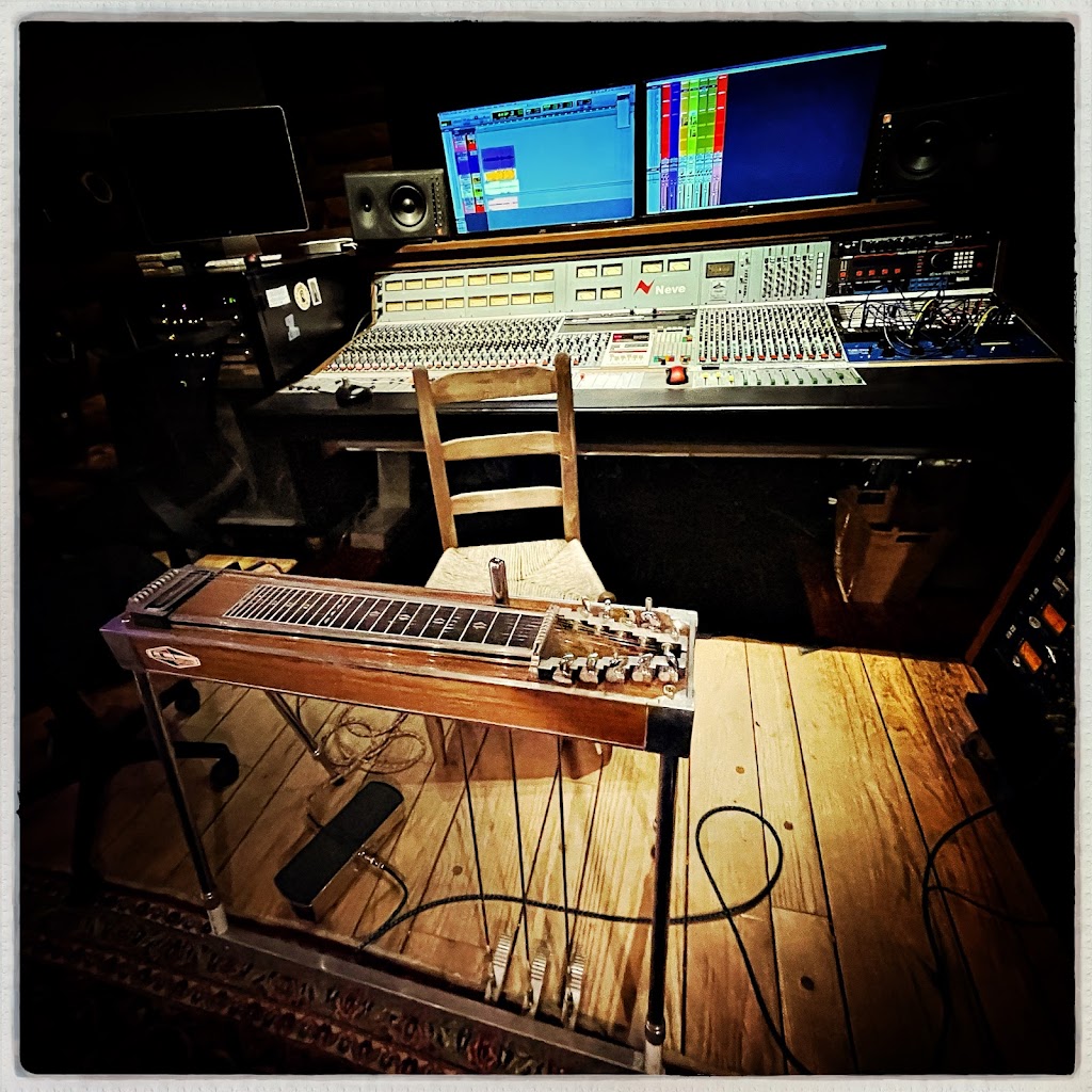 Dirt Floor Recording & Production Studio | 95 Bridge Rd, Haddam, CT 06438 | Phone: (860) 759-8363