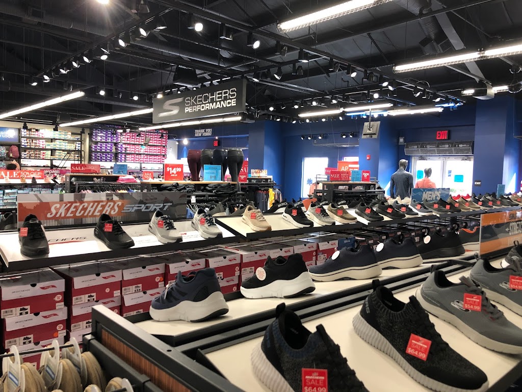 SKECHERS Factory Outlet | 480 Evergreen Ct, Central Valley, NY 10917 | Phone: (845) 928-1459