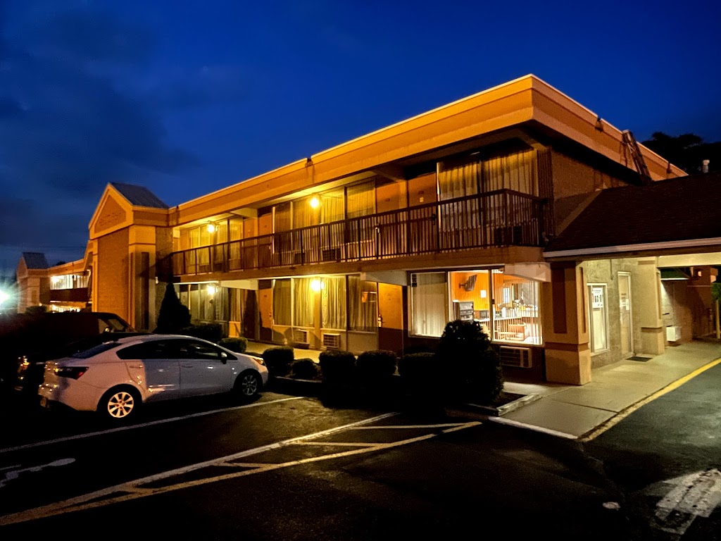 Travelers Inn | 2316 US-130, Dayton, NJ 08810 | Phone: (732) 329-3000