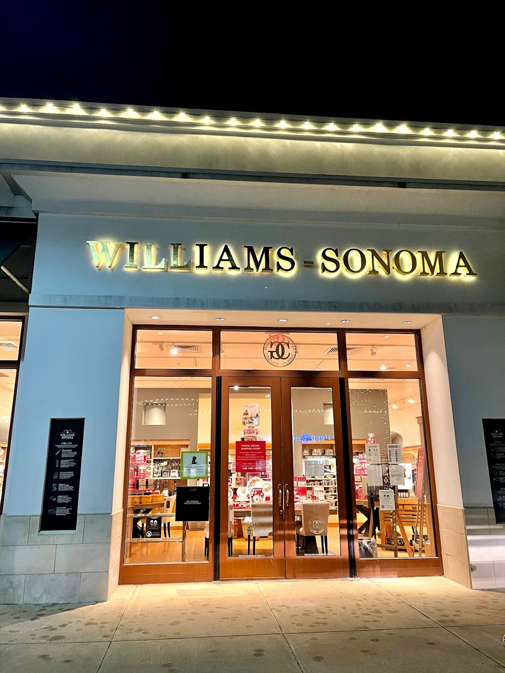 Williams-Sonoma | 200 Evergreen Way Suite 256, South Windsor, CT 06074 | Phone: (860) 644-1990