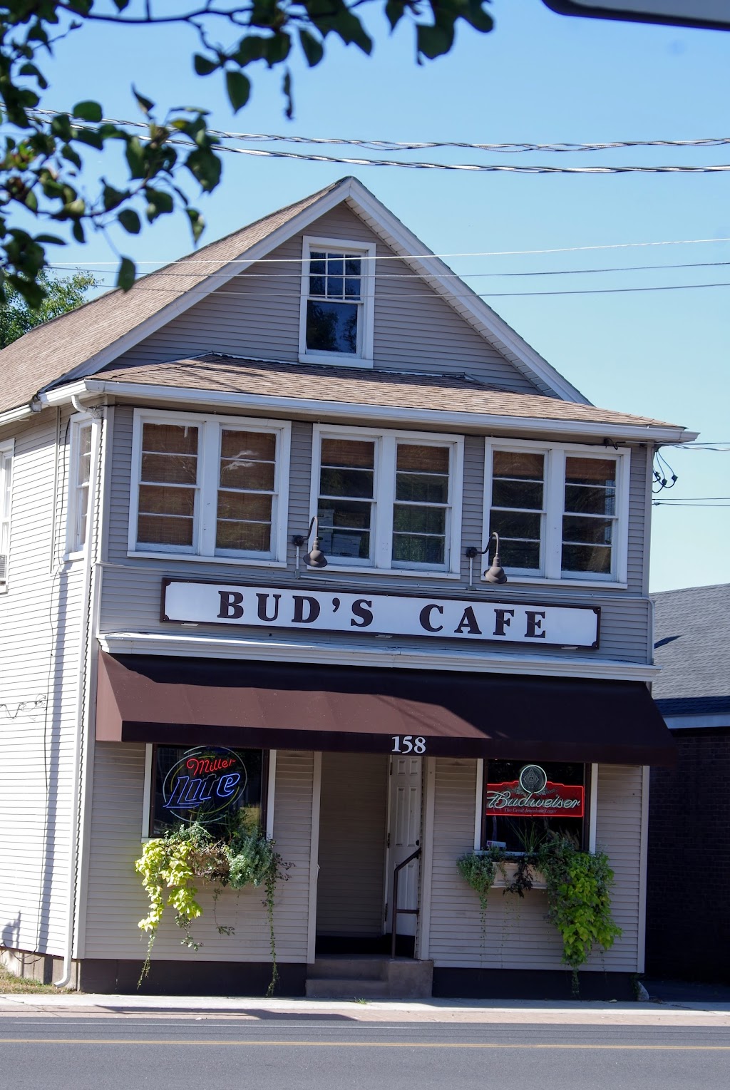 Buds Cafe | 158 Main St # 1, Portland, CT 06480 | Phone: (860) 342-1540