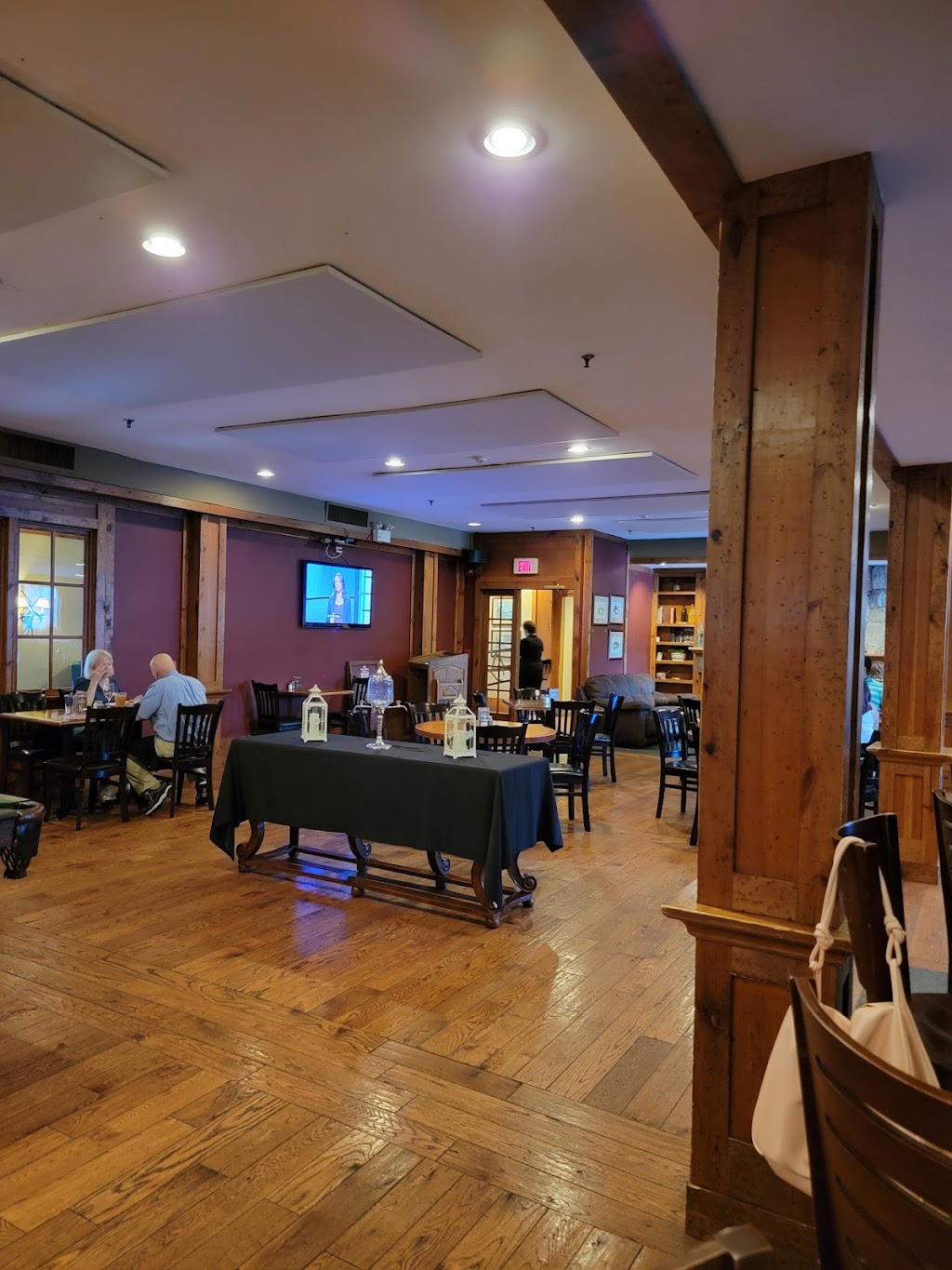 The Tavern | 522 Heritage Rd, Southbury, CT 06488 | Phone: (203) 264-8200