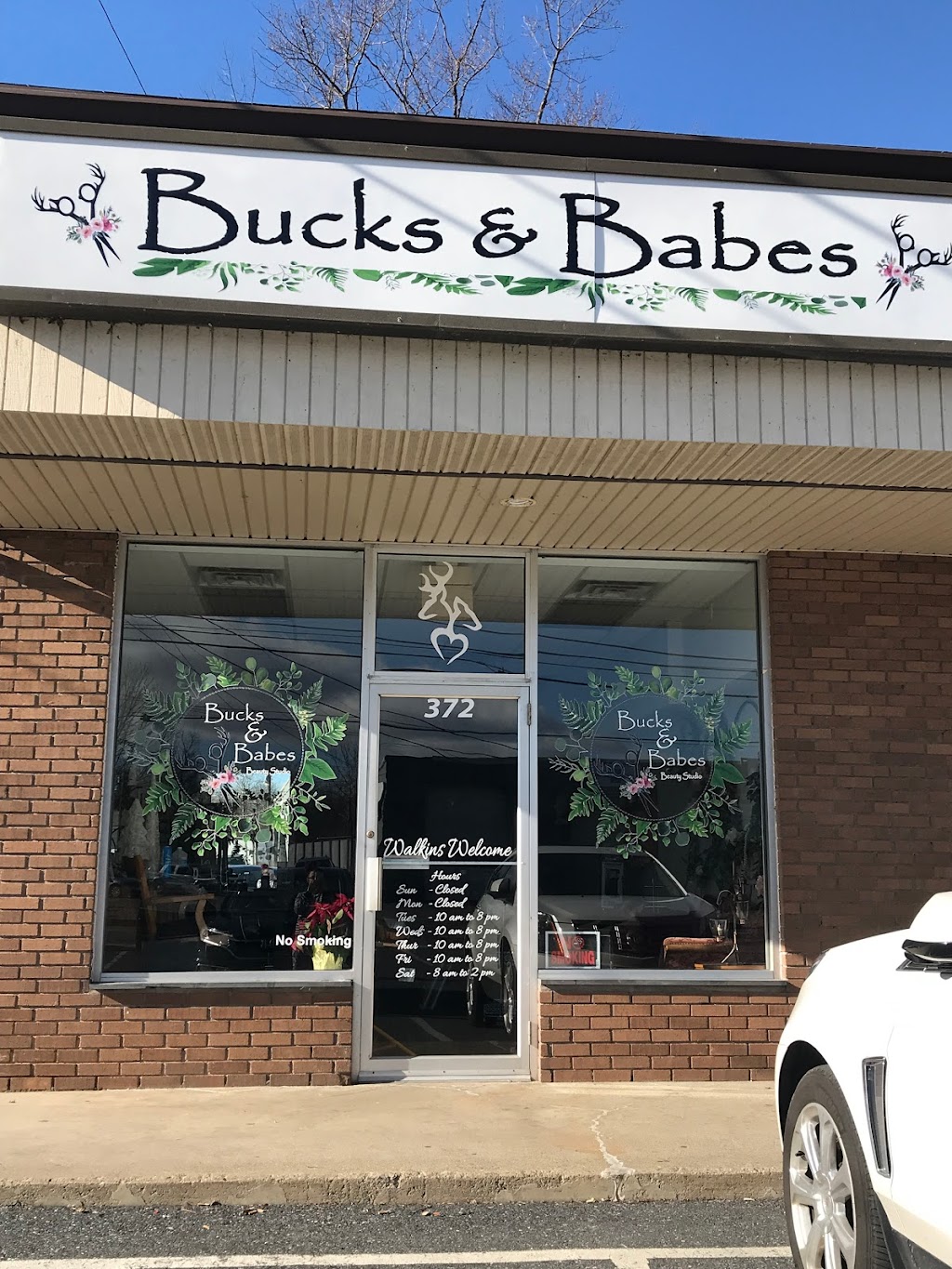 Bucks & Babes Beauty Studio | 372 S Walnut St, Bath, PA 18014 | Phone: (484) 281-3577