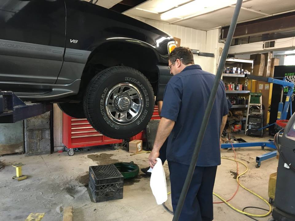 Martys Auto Repair | 8 Broad St, Riverton, NJ 08077 | Phone: (856) 764-3633
