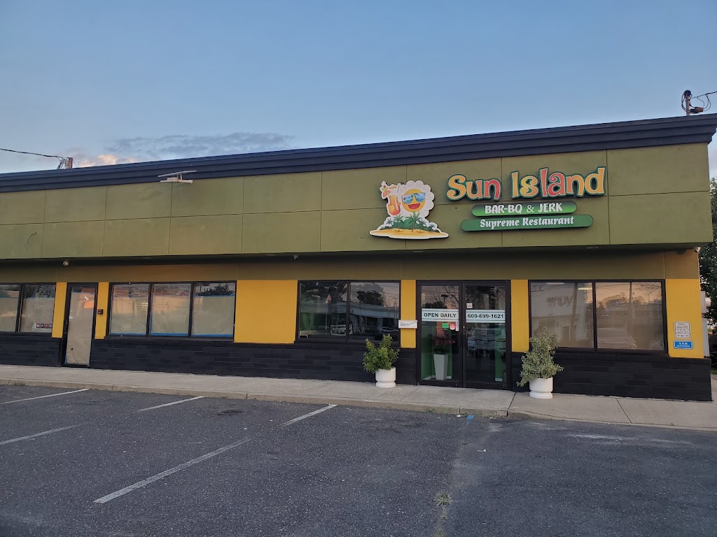 Sun Island Bar-BQ & Jerk Jamaican Restaurant | 34 US-130, Burlington, NJ 08016 | Phone: (609) 699-1621