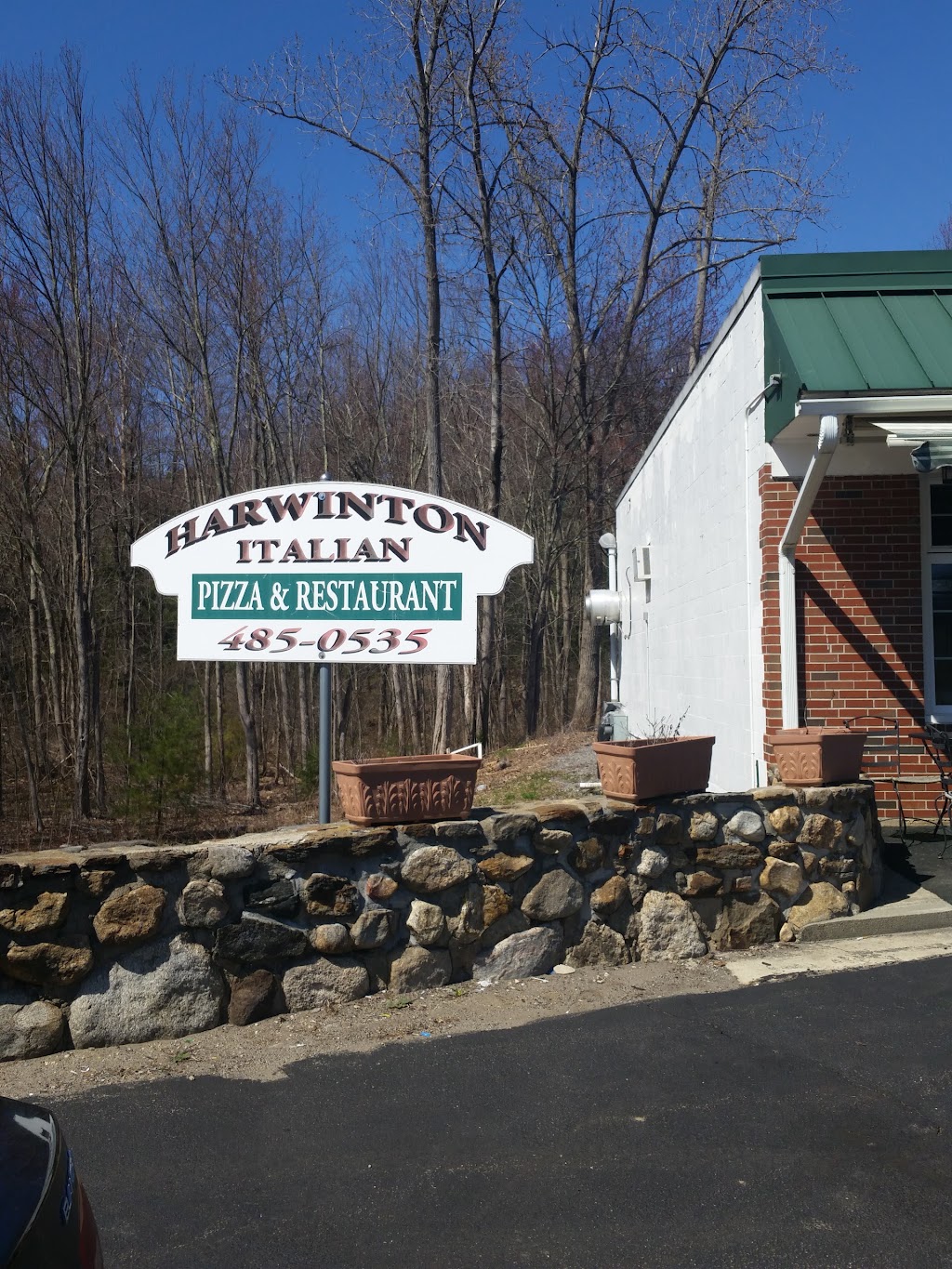 Harwinton Pizza & Restaurant | 122 Litchfield Rd, Harwinton, CT 06791 | Phone: (860) 846-3396