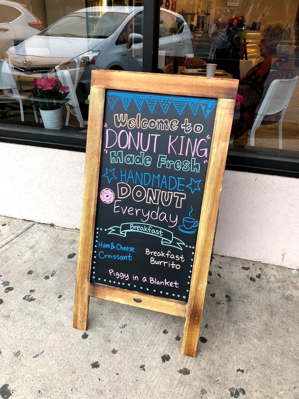 Donut King | 5 Broad St, Norwood, NJ 07648 | Phone: (201) 767-1723