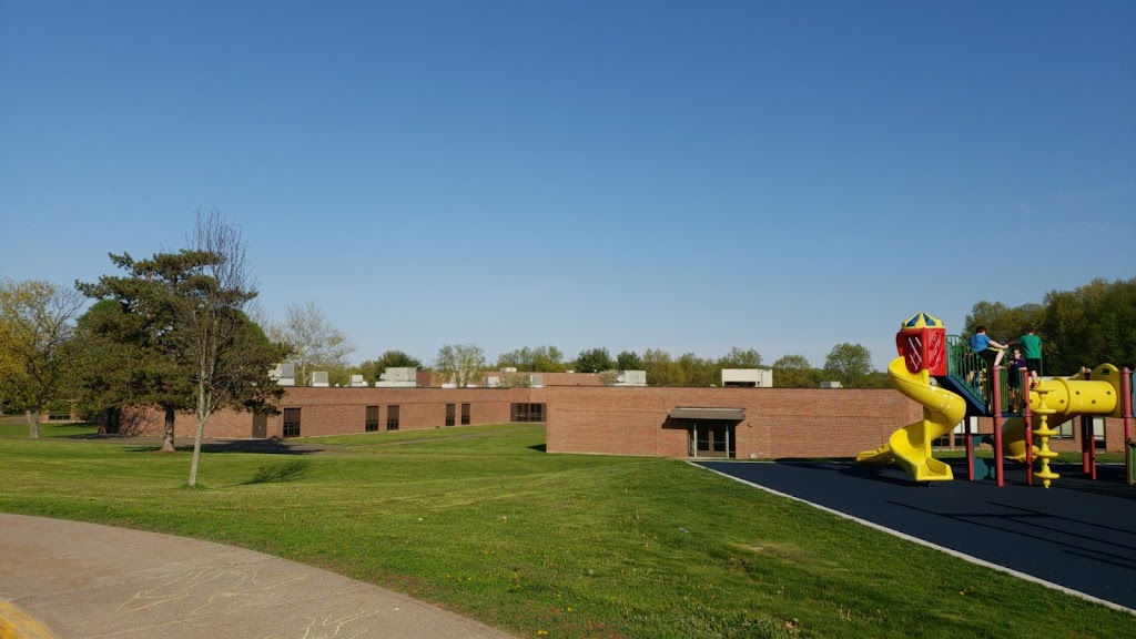 John Wallace Middle School | 71 Halleran Dr, Newington, CT 06111 | Phone: (860) 667-5888