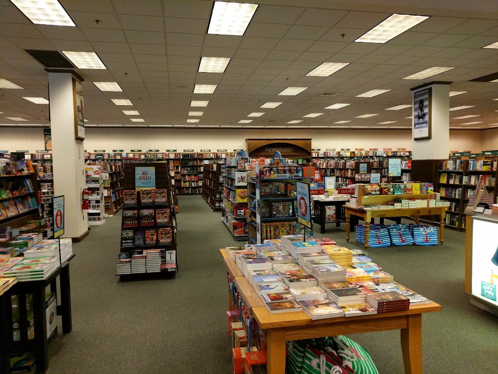 Barnes & Noble | Crossing, 470 Universal Dr N, North Haven, CT 06473 | Phone: (203) 234-1805