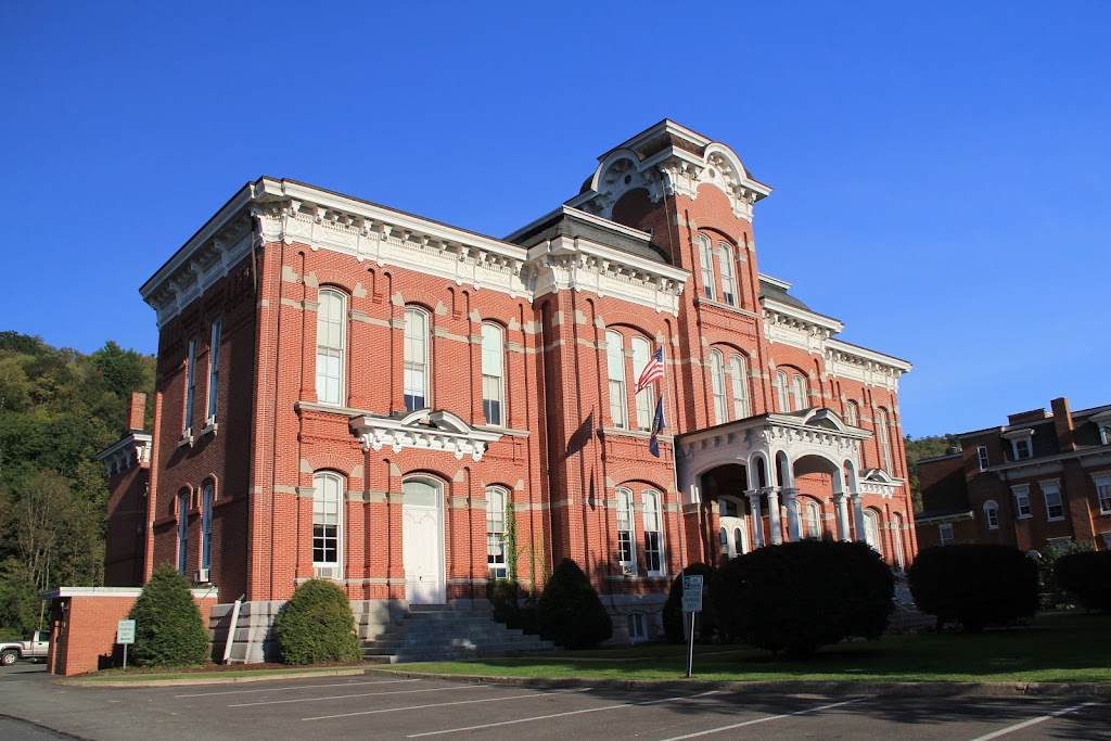Wayne County Courthouse | 925 Court St, Honesdale, PA 18431 | Phone: (570) 253-5970