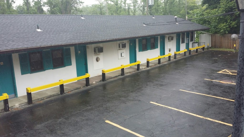 Town Lyne Motel | 2381 Crompond Rd, Cortlandt, NY 10567 | Phone: (914) 737-8202