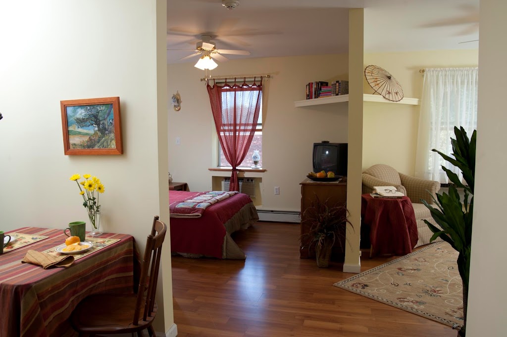 Ivy Lodge Assisted Living | 108 Main St, Saugerties, NY 12477 | Phone: (845) 246-4646