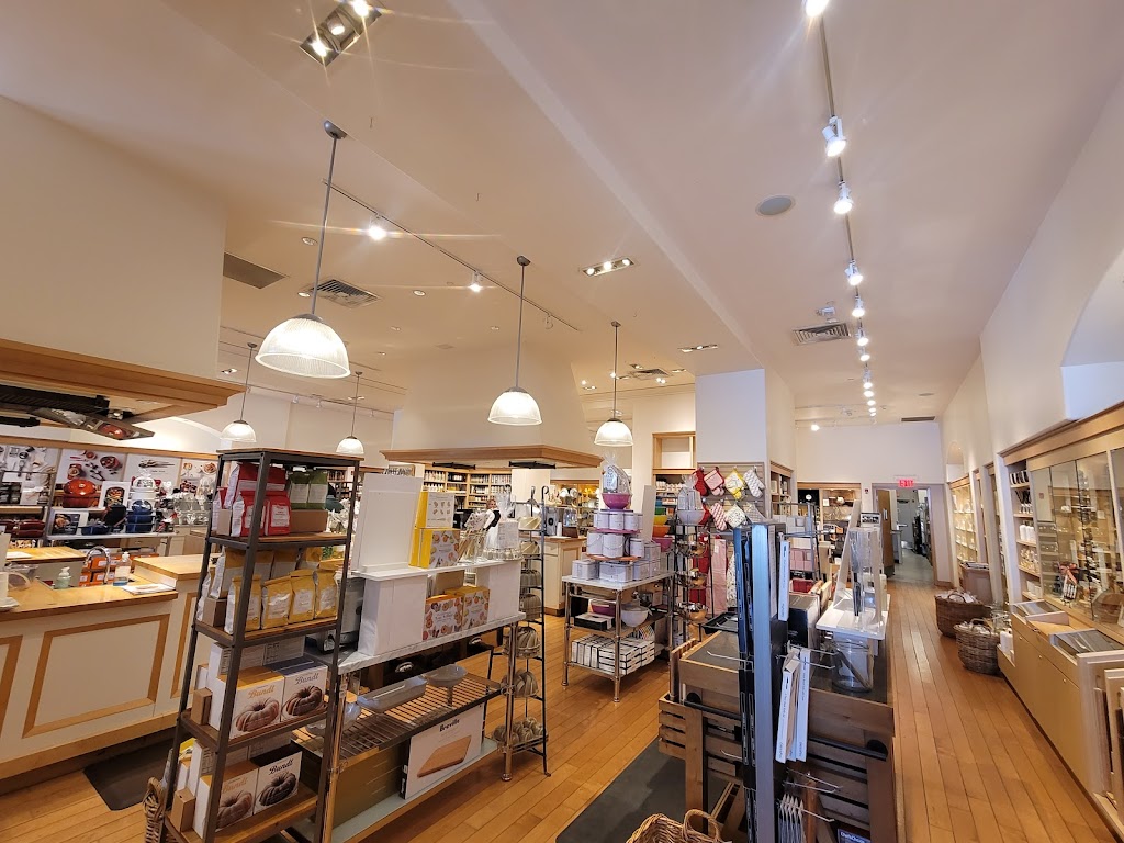 Williams-Sonoma | 200 Evergreen Way Suite 256, South Windsor, CT 06074 | Phone: (860) 644-1990