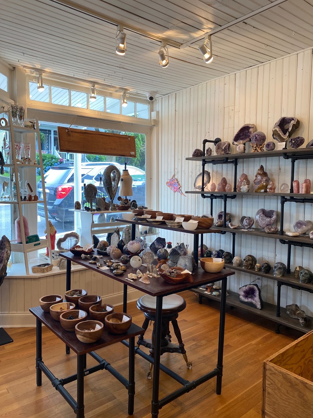 wit & whim | 6 Carlton Ave, Port Washington, NY 11050 | Phone: (516) 944-9200