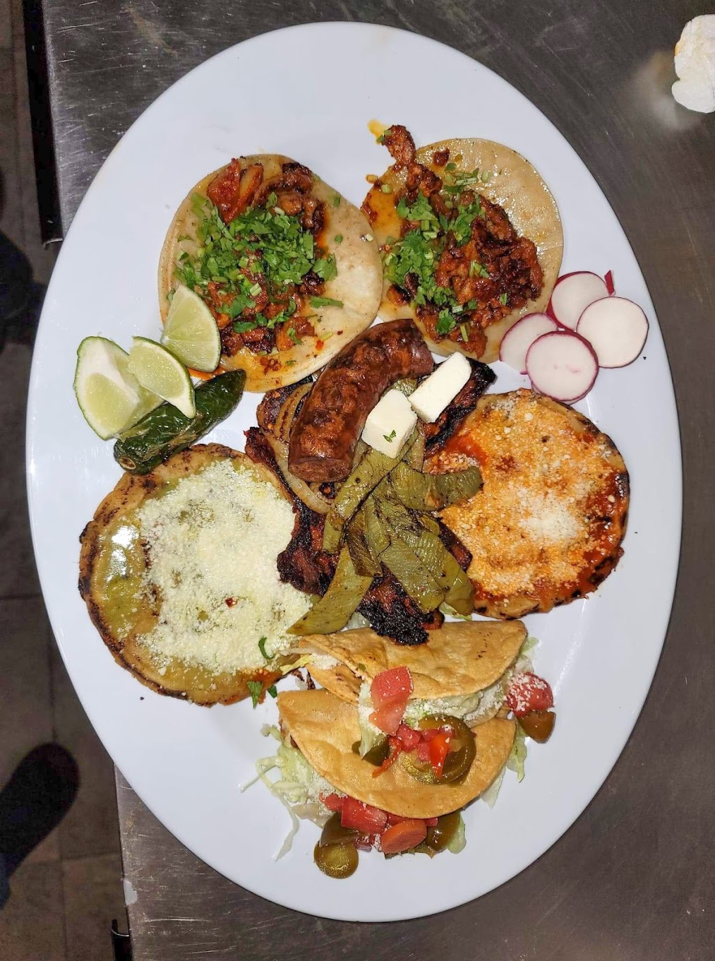 Mexico Lindo Restaurante | 1848 S Broad St, Trenton, NJ 08610 | Phone: (609) 392-0789