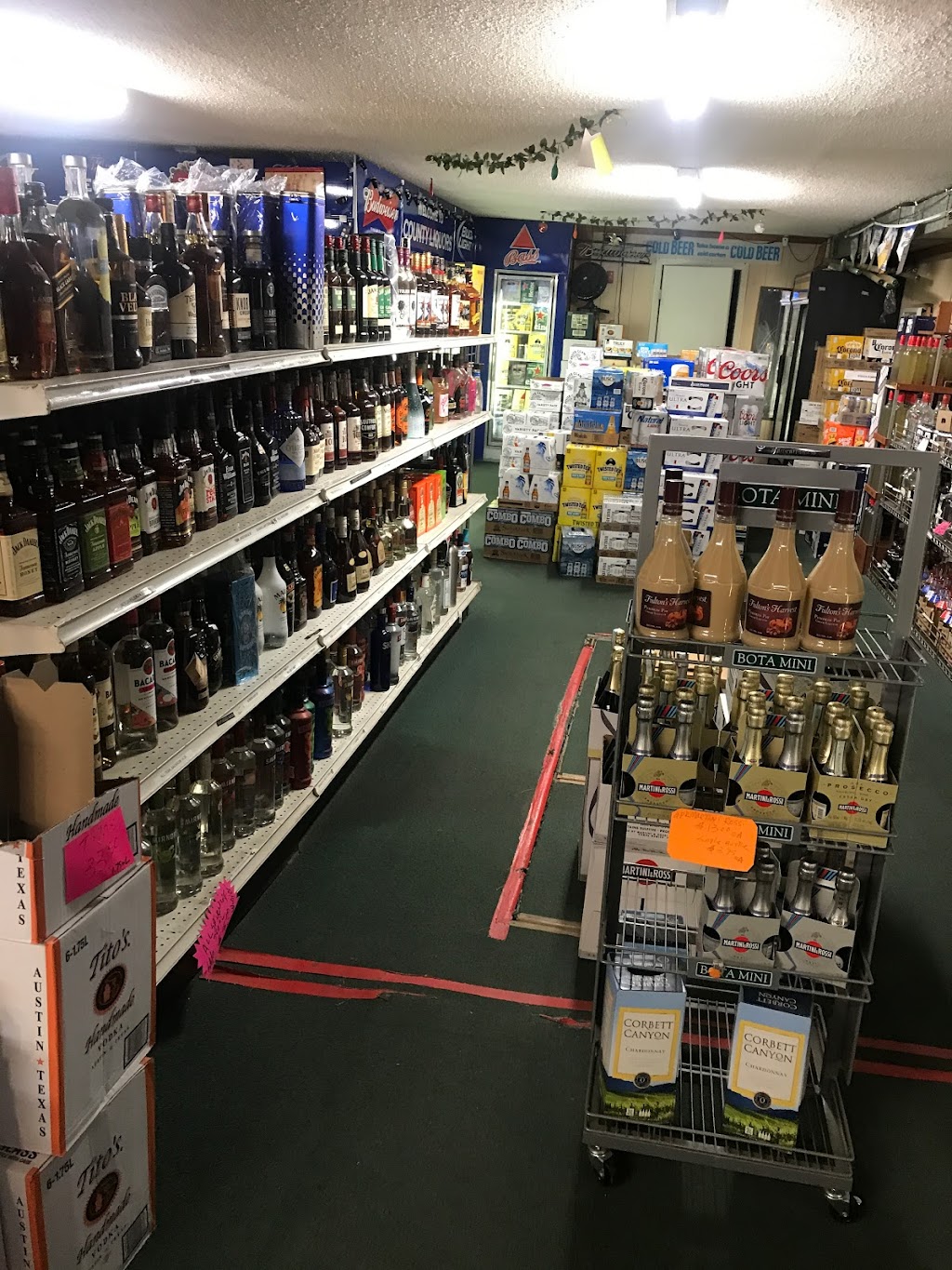 County Liquor Store & Convenience | 272 County Rd, Southampton, MA 01073 | Phone: (413) 533-0812