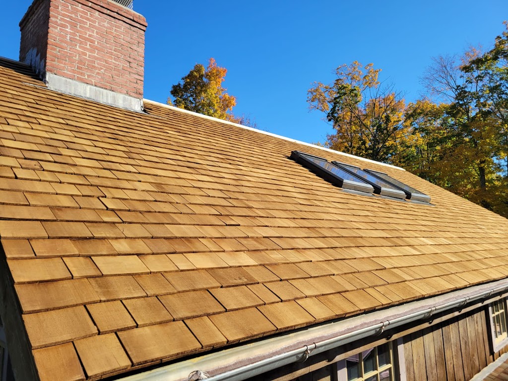 Maderas Roofing LLC | 329 Flax Hill Rd, Norwalk, CT 06854 | Phone: (203) 855-1372