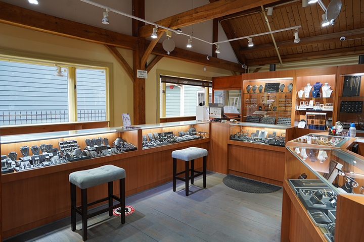 Satnick Jewelers | Feather Hill Village 53345, Main Rd, Southold, NY 11971 | Phone: (631) 765-1061