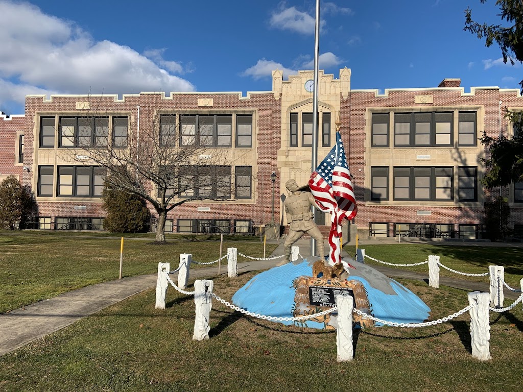 Eastport Elementary School | 390 Montauk Hwy, Eastport, NY 11941 | Phone: (631) 801-3173