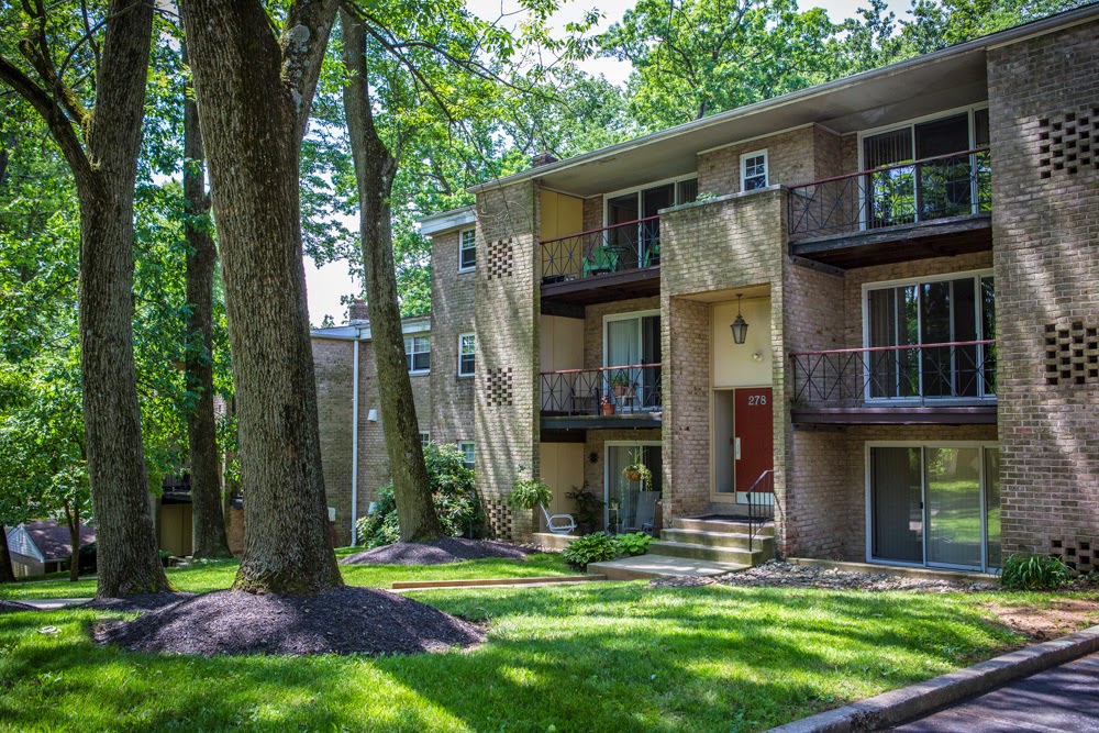 Radnor Crossing Apartments | 284 Iven Ave, St Davids, PA 19087 | Phone: (610) 601-6408