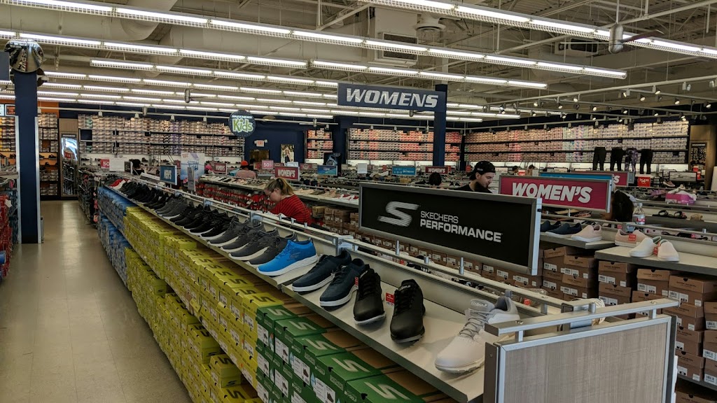 SKECHERS Factory Outlet | 1209 Tanger Mall Dr #1209, Riverhead, NY 11901 | Phone: (631) 369-5525