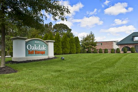 Oakdale Self Storage | 1625 County Rd 85, Oakdale, NY 11769 | Phone: (631) 589-9499