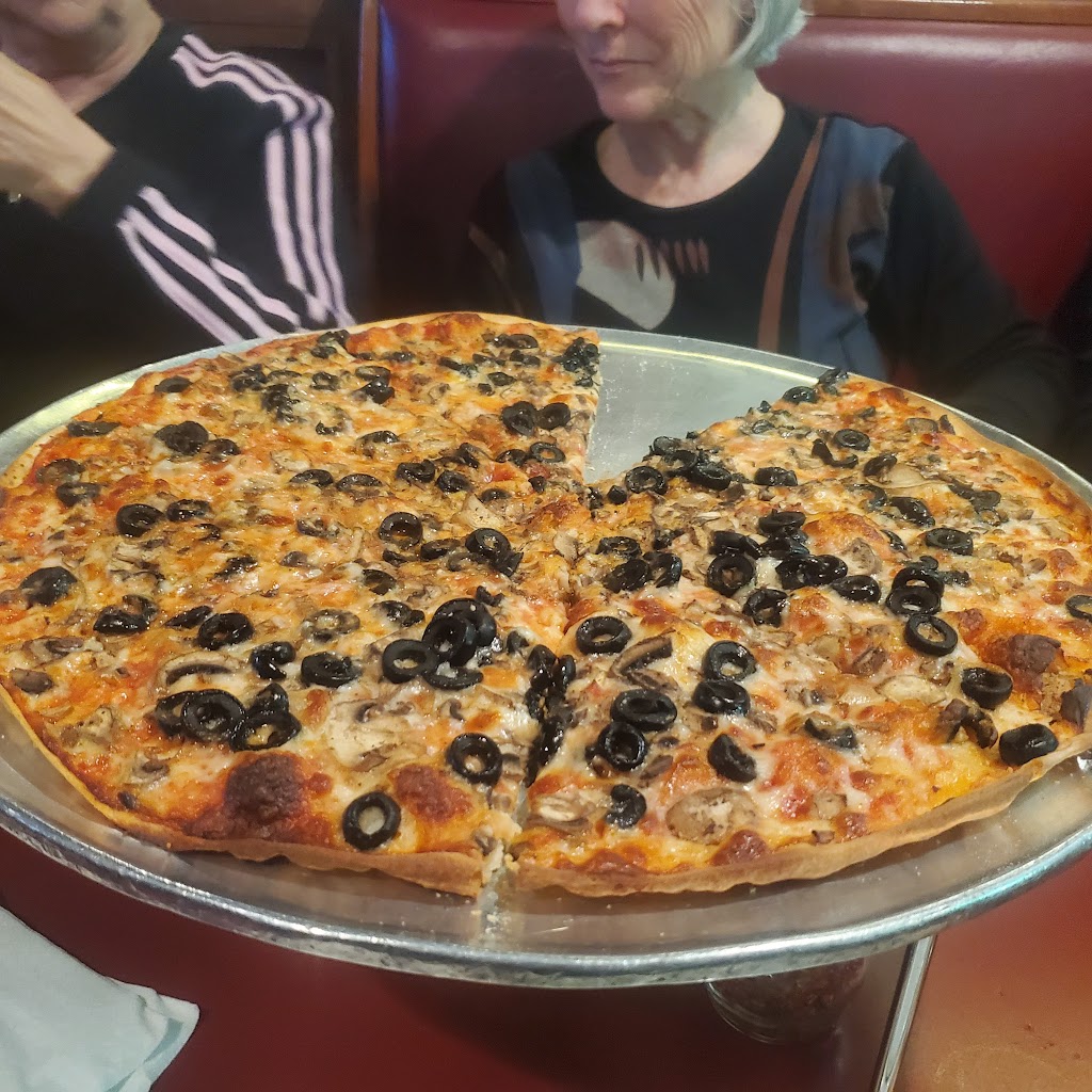 Pete & Eldas Bar / Carmens Pizzeria | 93 Summit Ave, Neptune City, NJ 07753 | Phone: (732) 774-6010