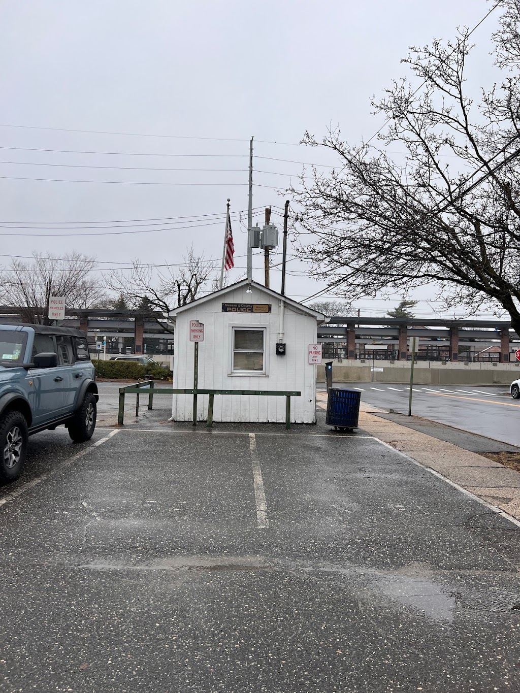 New Hyde Park LIRR Station Permit Parking | 1420 Jericho Turnpike, New York, NY 11004 | Phone: (516) 354-0022