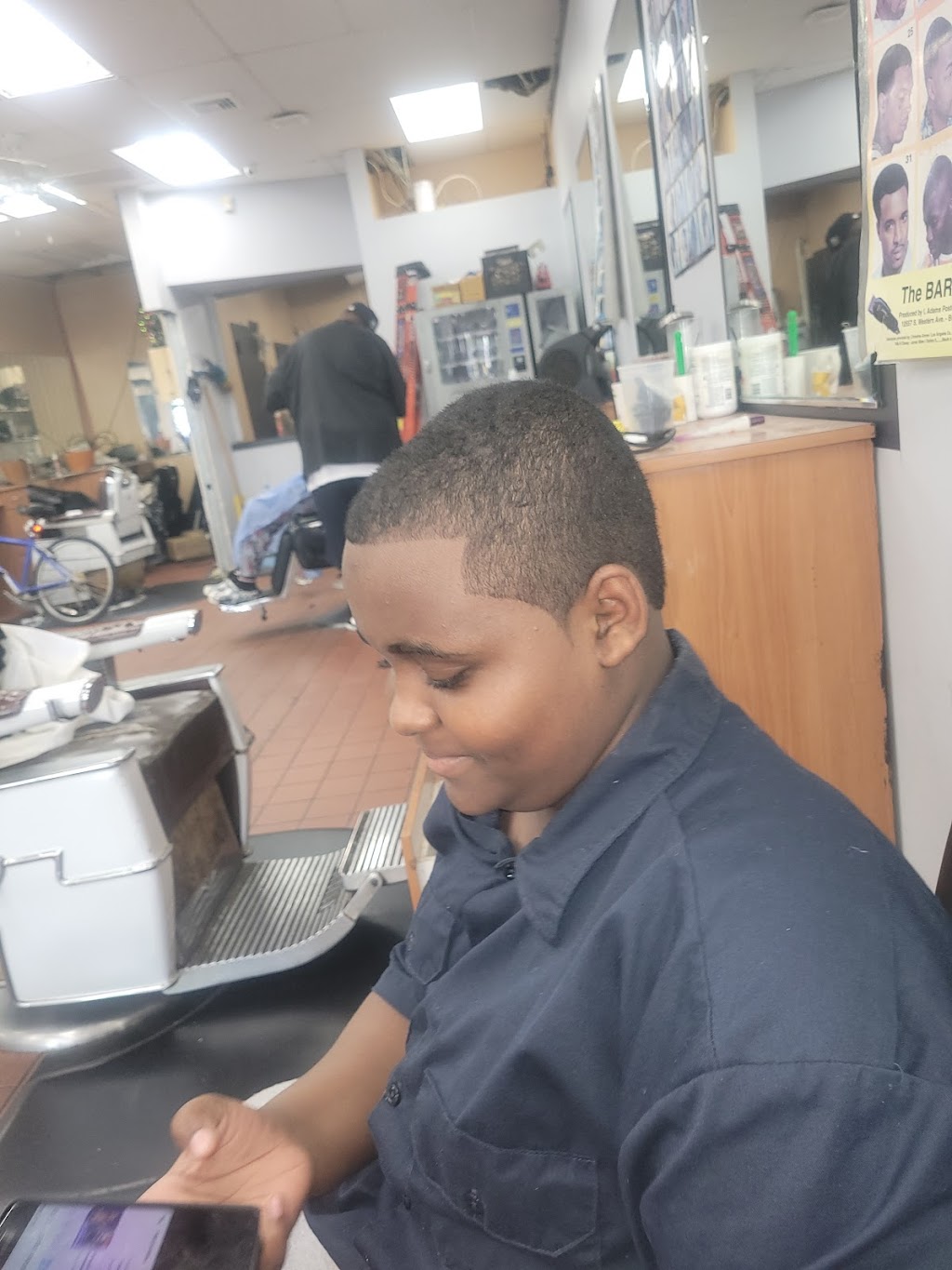 Frankie’s haircuts Inc | 569 Broadway, Amityville, NY 11701 | Phone: (631) 740-2280