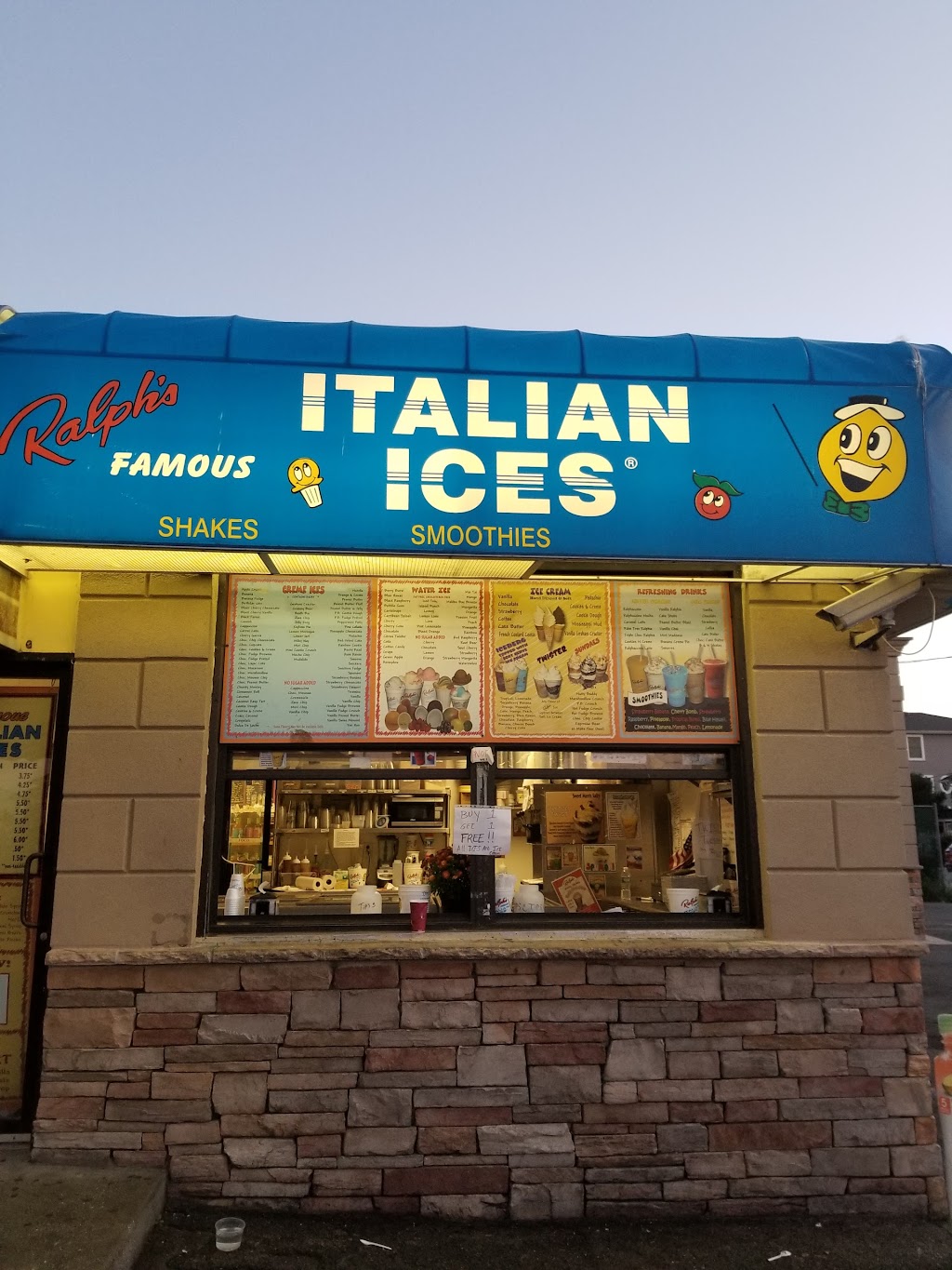 Ralphs Famous Italian Ices & Ice Cream | 1090 W Beech St, Long Beach, NY 11561 | Phone: (516) 431-7406