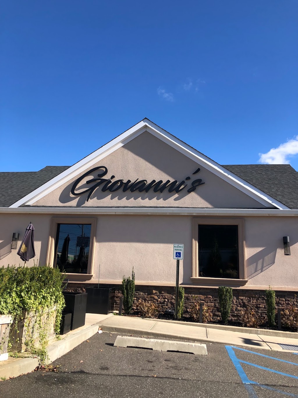 Giovanni’s Pizzeria & Gelateria | 522 E Main St, Patchogue, NY 11772 | Phone: (631) 552-4444