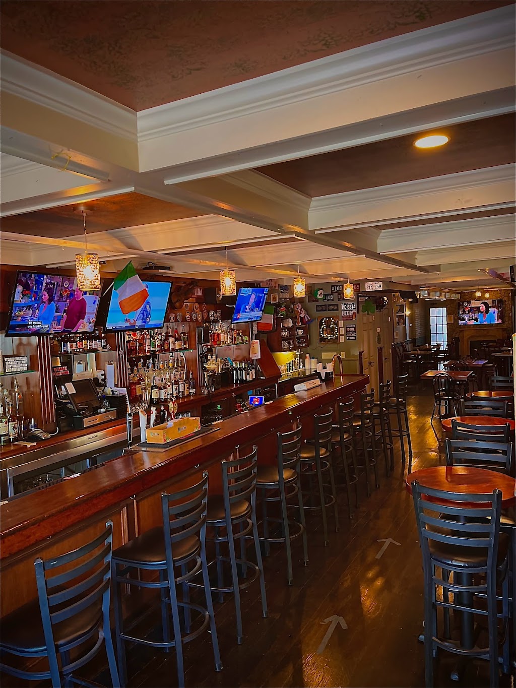 The Old Place Bar & Restaurant | 920 Hope St, Stamford, CT 06907 | Phone: (203) 553-9220