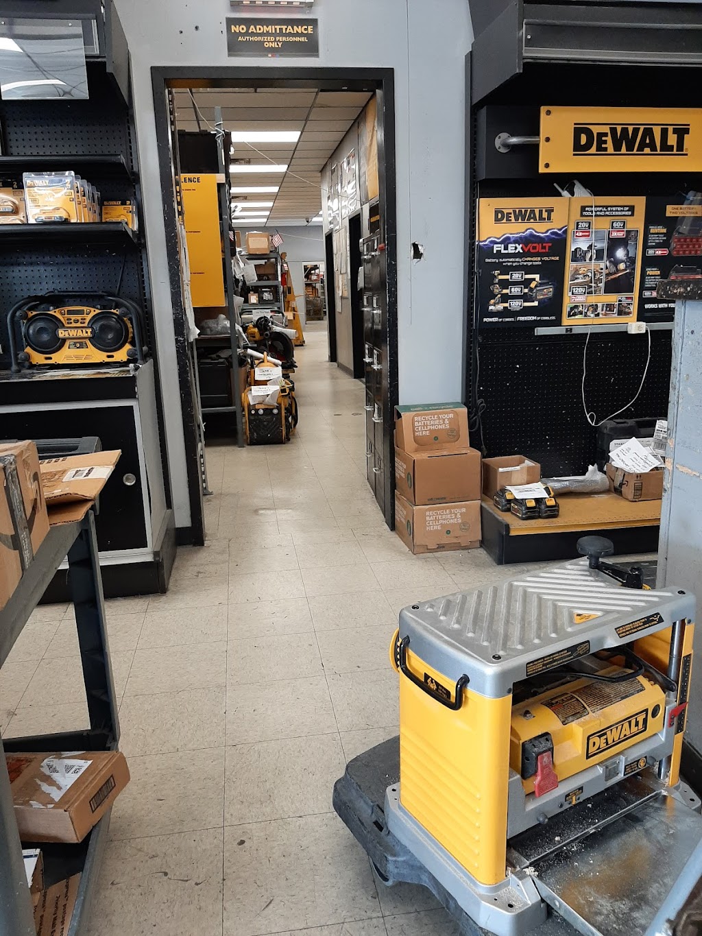 DEWALT Service Center | 5615 Queens Blvd, Queens, NY 11377 | Phone: (718) 335-1042