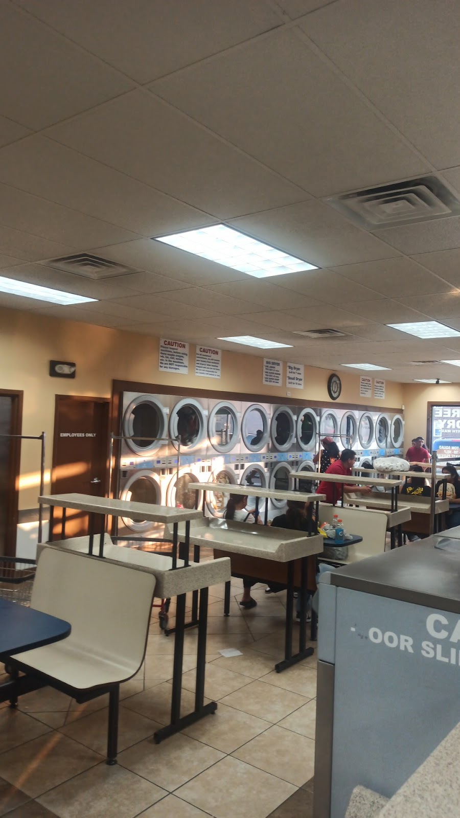 K Laundromat | 700 Garrett Rd, Upper Darby, PA 19082 | Phone: (610) 352-2050