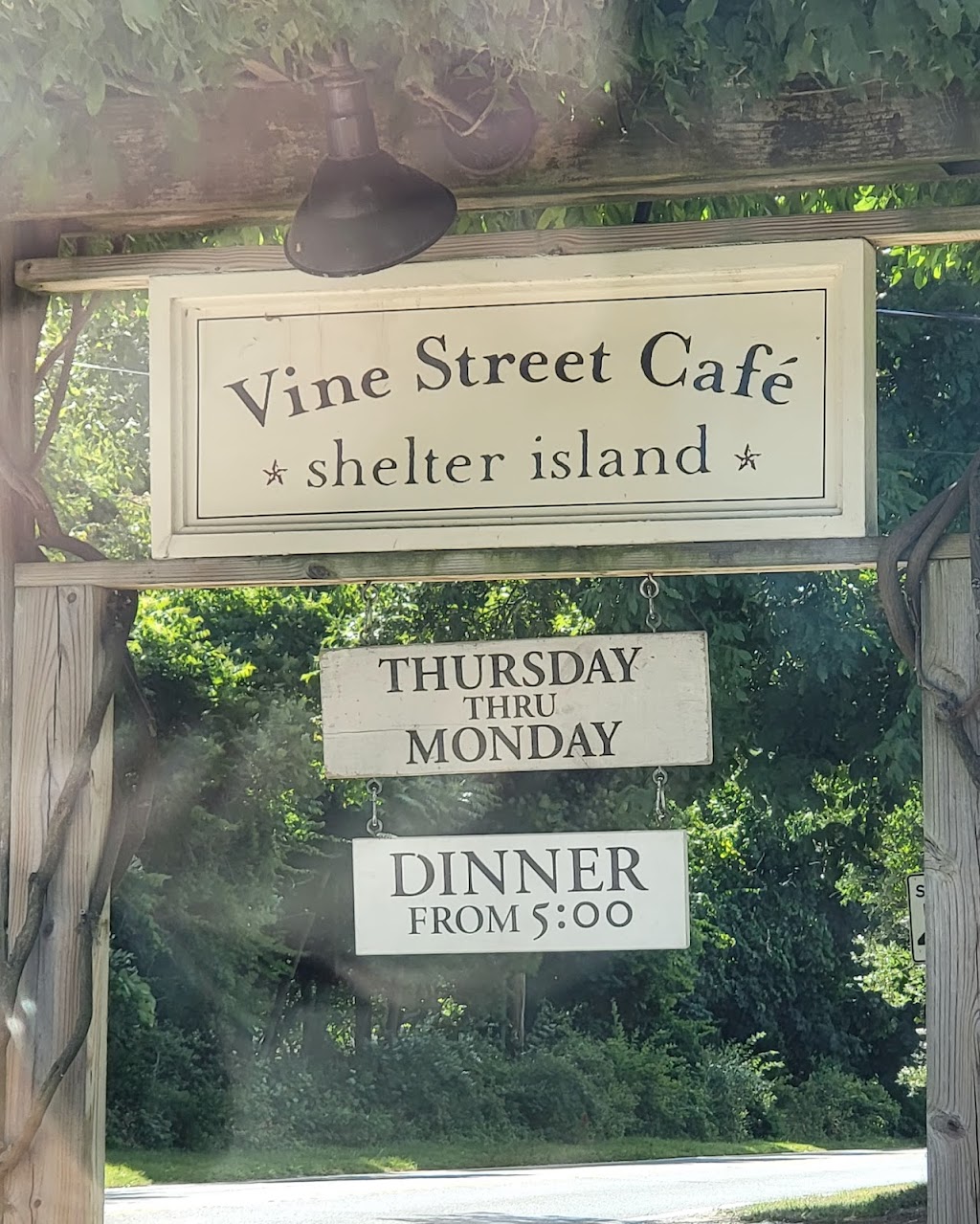 Vine Street Café | 41 S Ferry Rd, Shelter Island, NY 11964 | Phone: (631) 749-3210