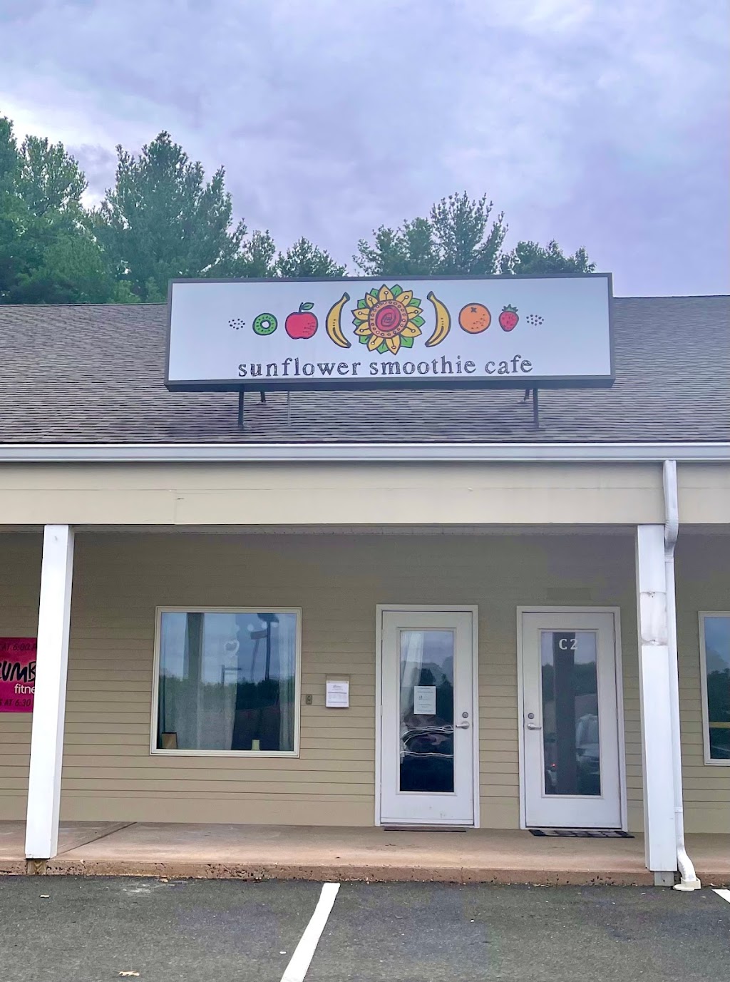 Sunflower Smoothie Cafe | 208 College Hwy Suite C, Southwick, MA 01077 | Phone: (413) 784-8447
