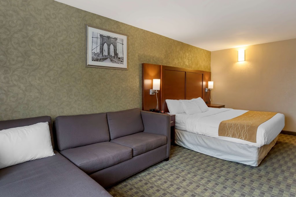 Comfort Inn | 3218 Emmons Ave, Brooklyn, NY 11235 | Phone: (718) 368-3334