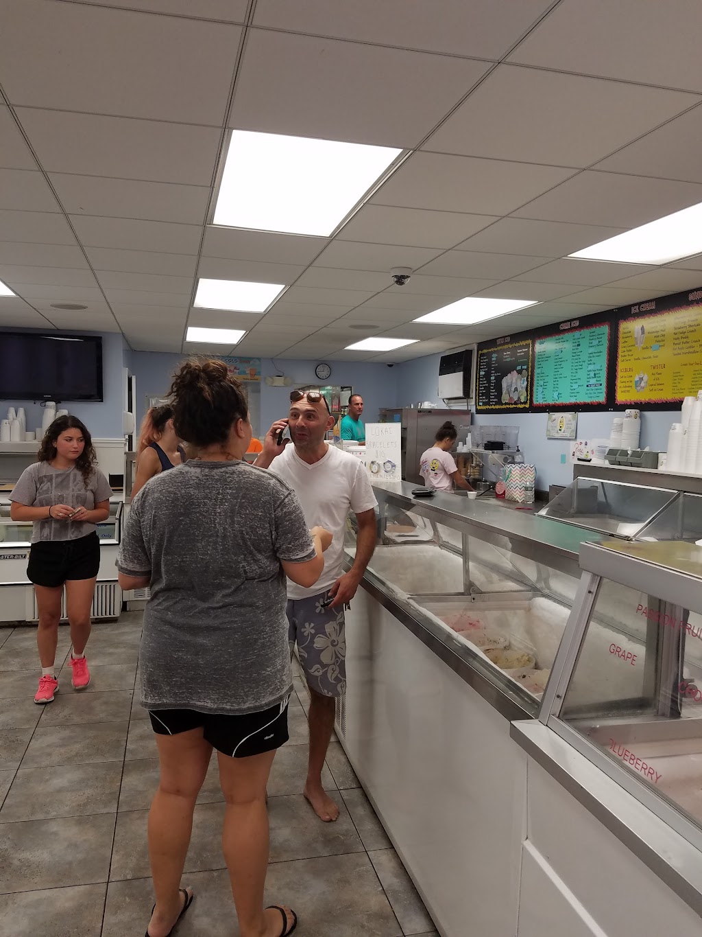 Ralphs Famous Italian Ices | 674 W Montauk Hwy, Lindenhurst, NY 11757 | Phone: (631) 226-3199