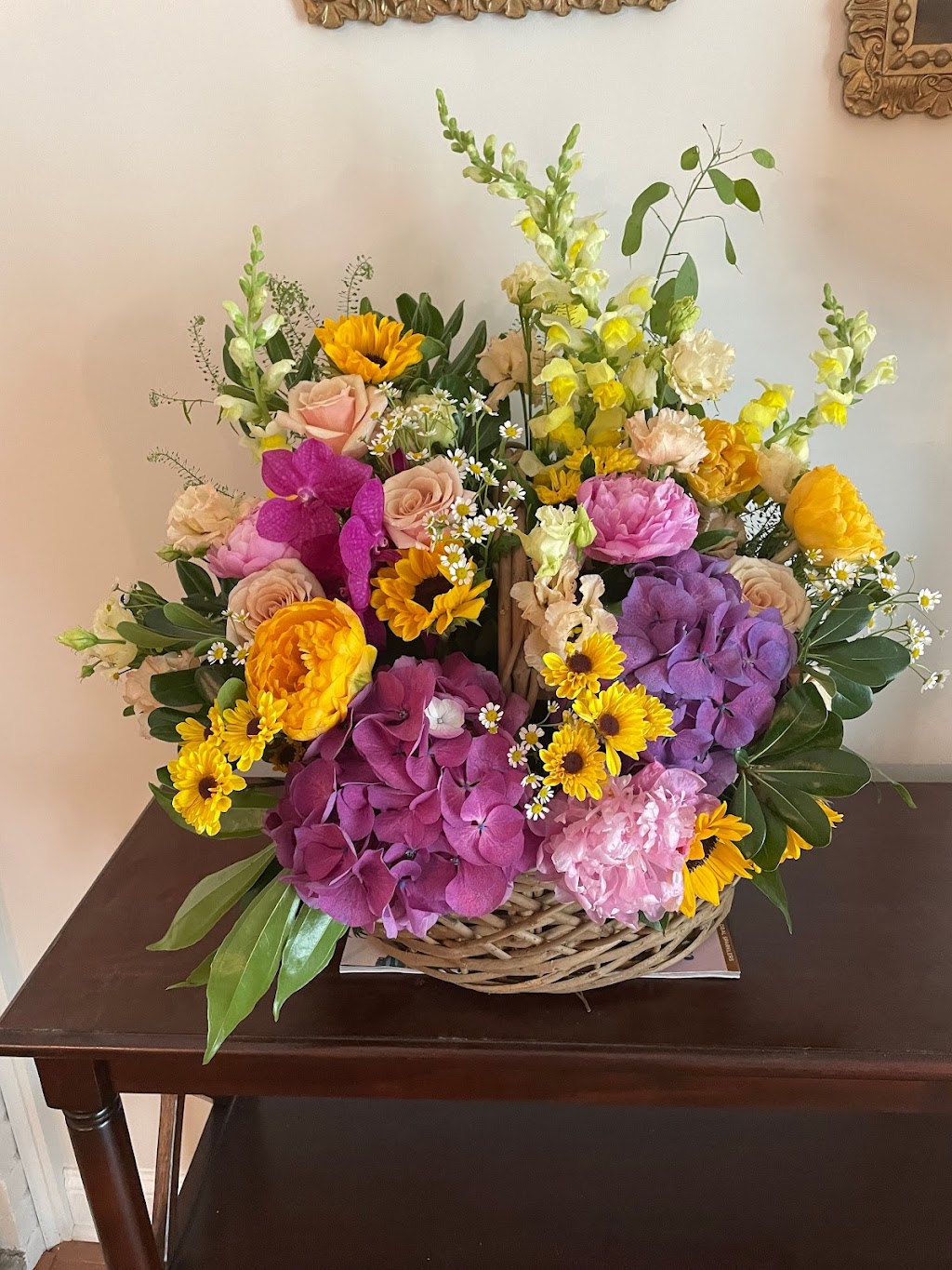 Woodbury Floral Designs, LLC | 15 Hollow Rd, Woodbury, CT 06798 | Phone: (203) 266-9149
