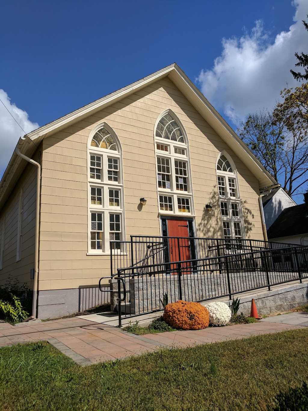 Iglesia Linaje Escogido | 227 N Main St, Chalfont, PA 18914 | Phone: (215) 822-4049