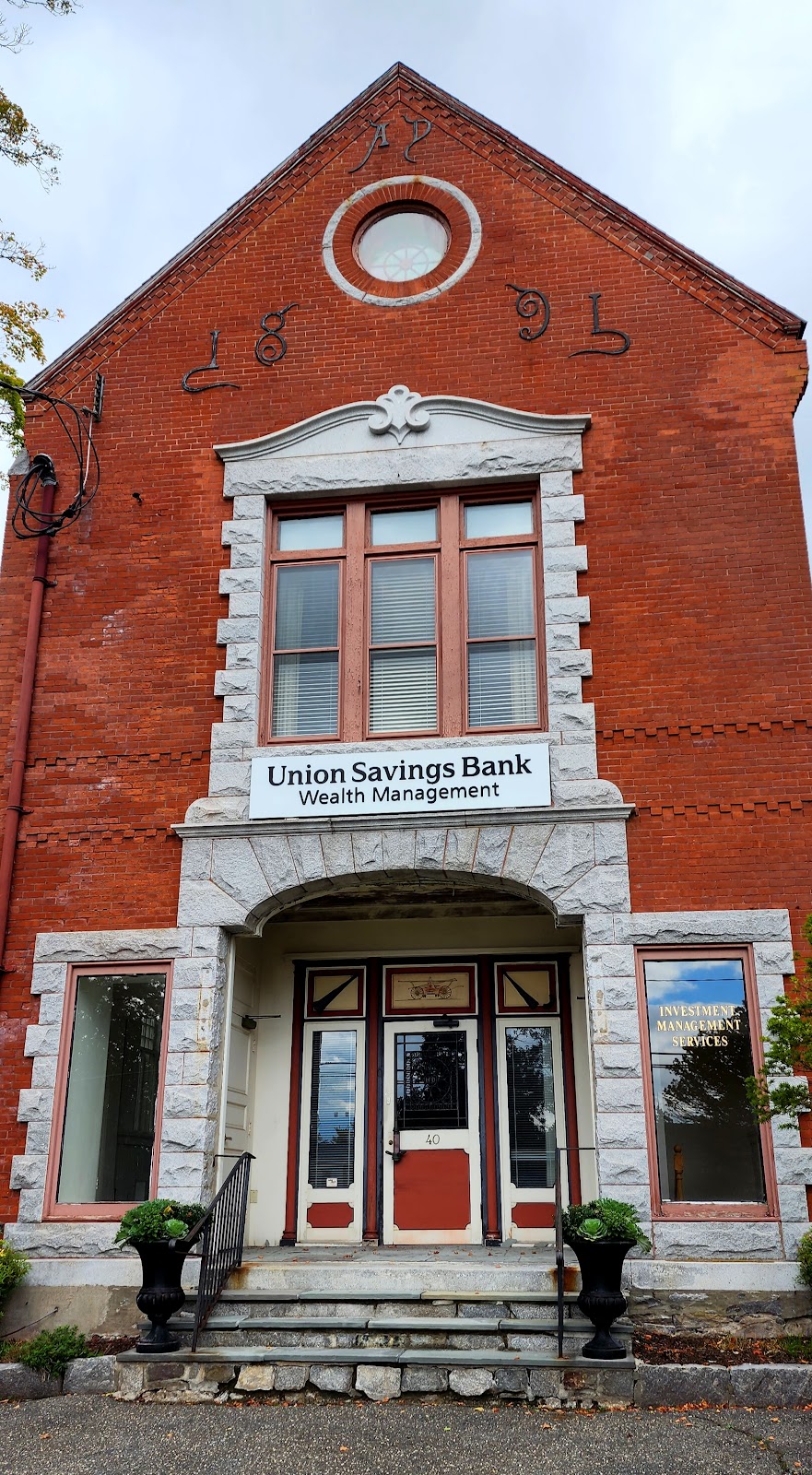 Union Savings Bank | 13 North St, Litchfield, CT 06759 | Phone: (860) 567-8752