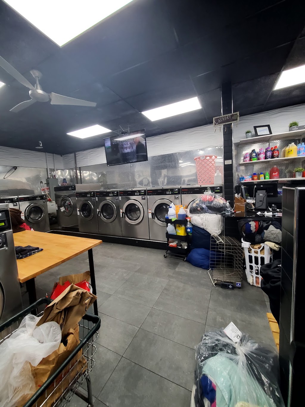 Freshwash Laundromat | 1472 E Front St, Plainfield, NJ 07062 | Phone: (908) 222-8252