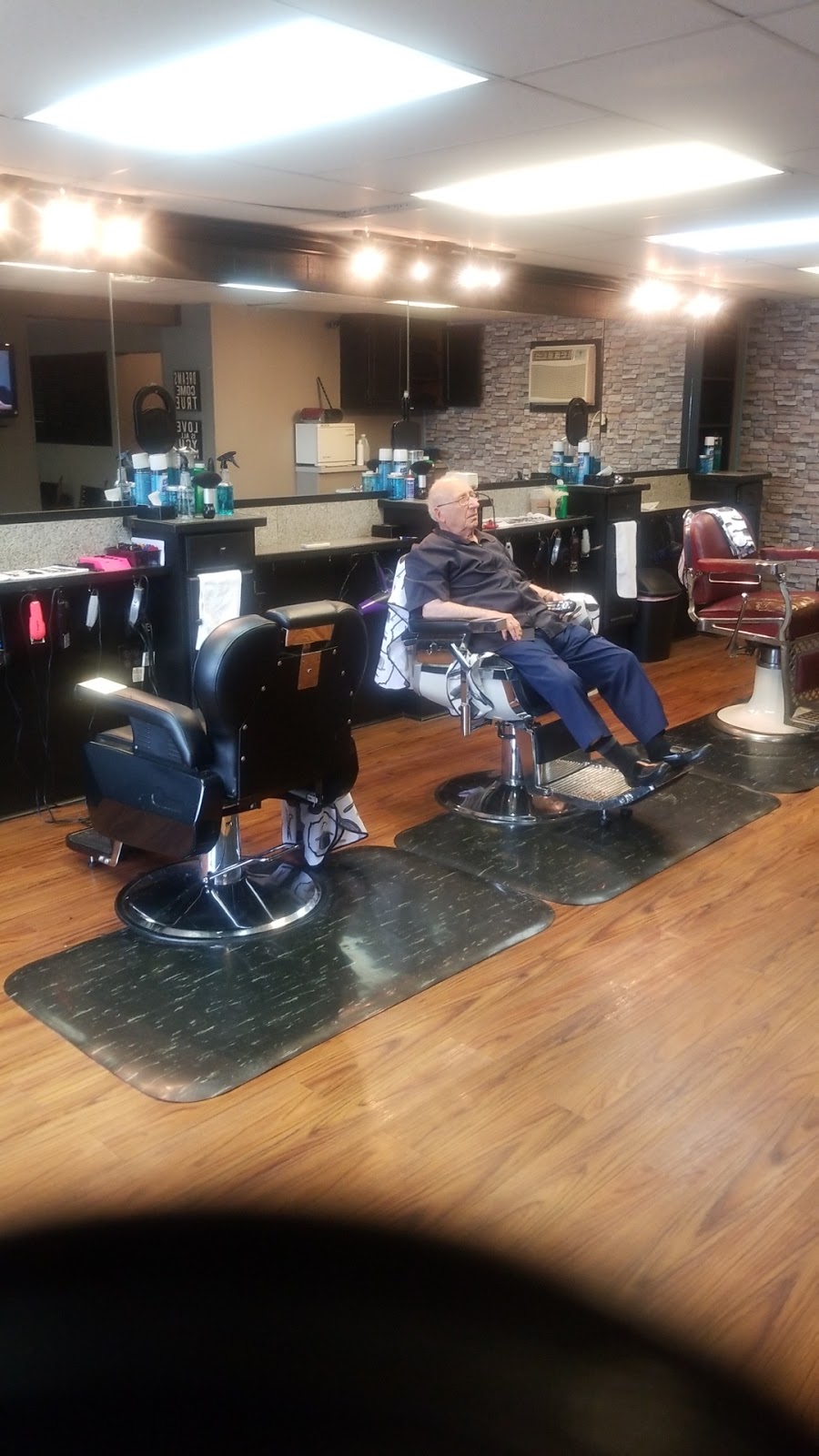 Antinoro’s Barbershop | 2675 Nottingham Way, Hamilton Township, NJ 08619 | Phone: (609) 533-1249